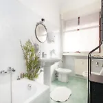 Happiness - Center Bed & Breakfast