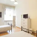 Happiness - Center Bed & Breakfast