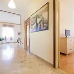 Happiness - Center Bed & Breakfast 3*