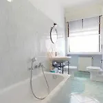 Happiness - Center Bed & Breakfast 3*