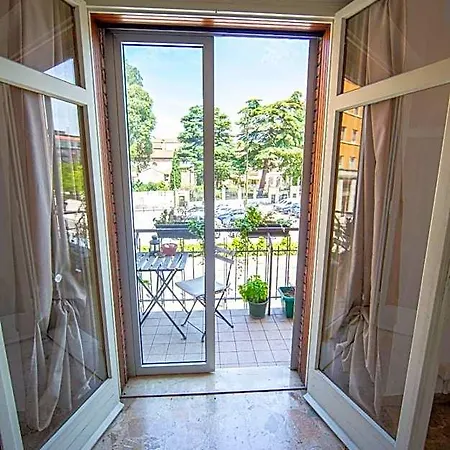 Happiness - Center 3* Verona