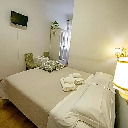 Oda ve Kahvaltı Happiness - Center Verona