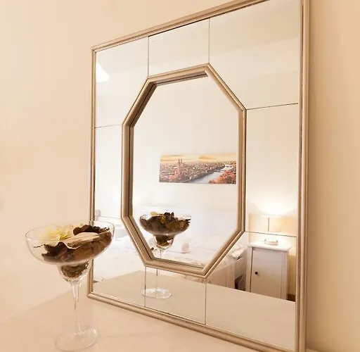 לינה וארוחת בוקר Happiness - Center 3*