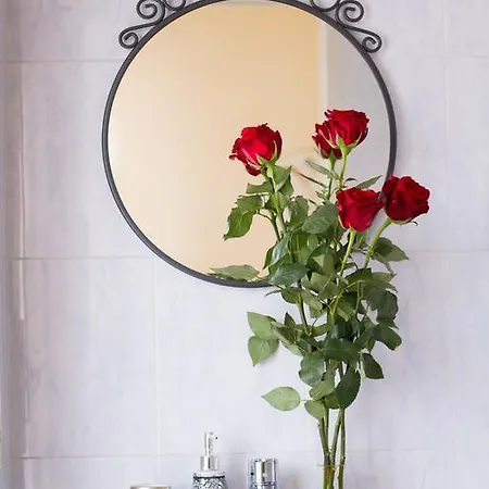 Happiness - Center Verona