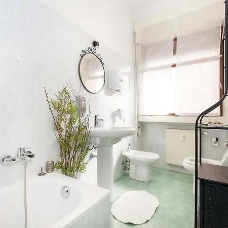 Happiness - Center Bed & Breakfast