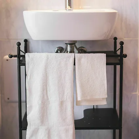 Happiness - Center 3*