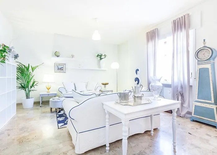 Happiness - Center Verona