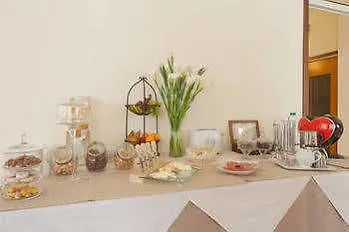 Happiness - Center Bed & Breakfast 3*